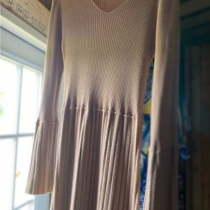 Super cute sweater dress! Maxi length (size xs-m) 😍